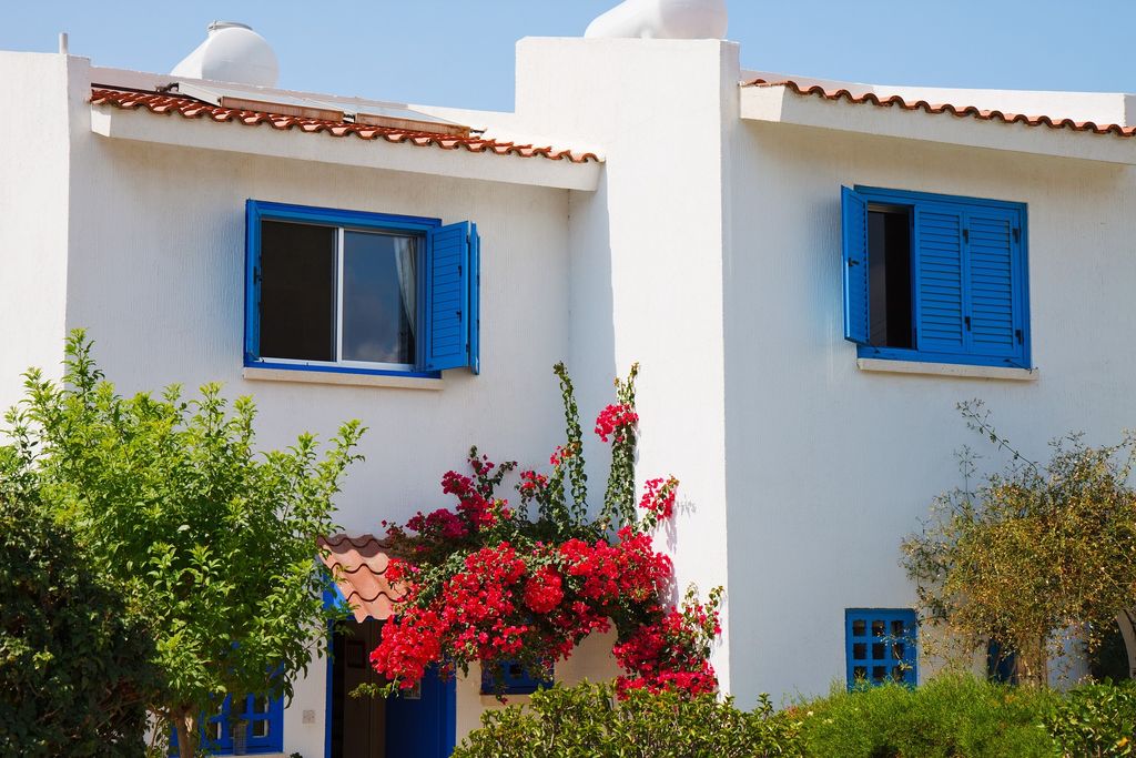 10 Eye-Catching Mediterranean Homes